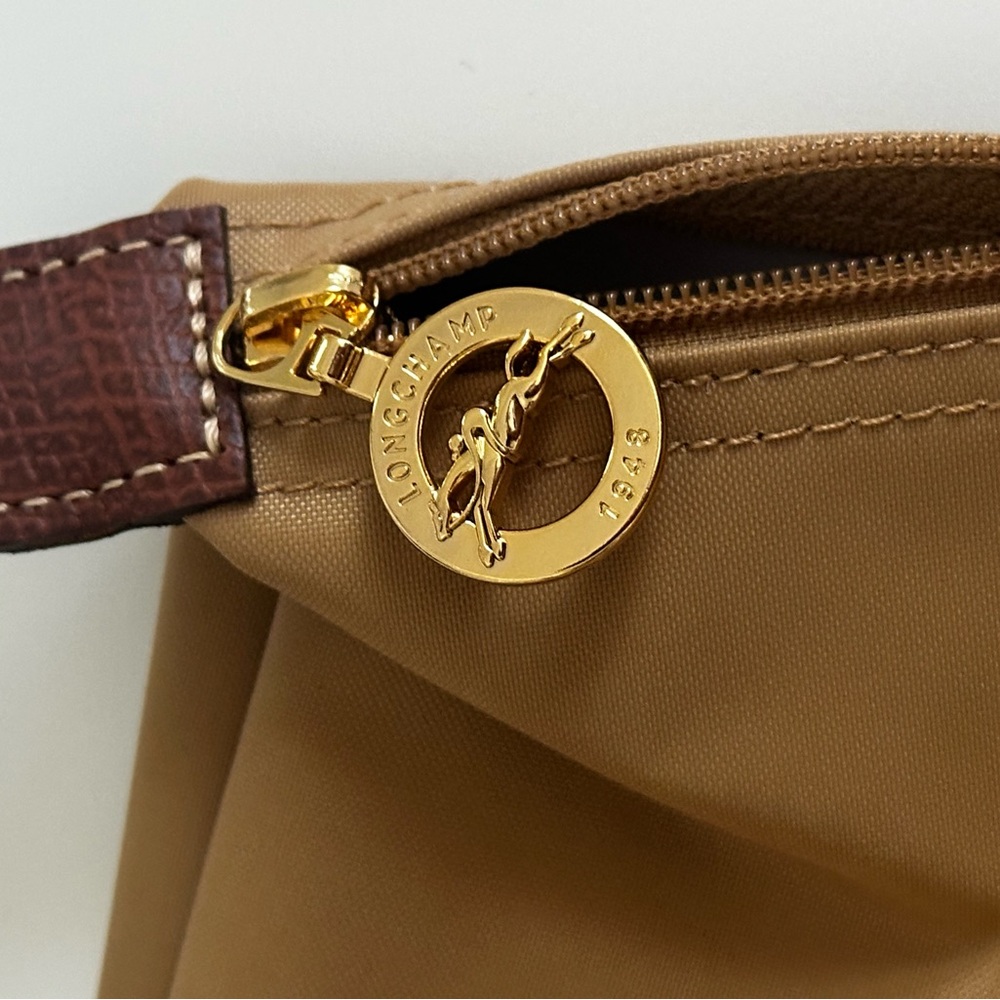 Large Longchamp Le Pilage in Fawn